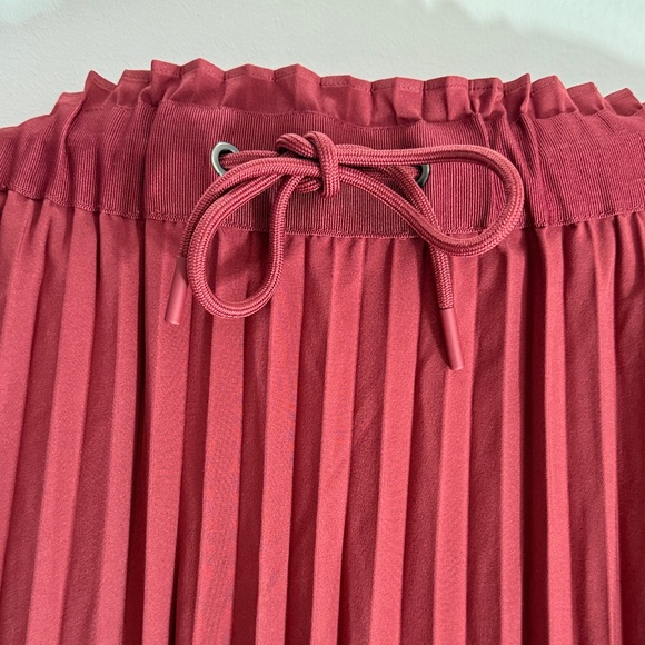 Athleta Red Pleated Midi Skirt - Picture 4 of 6
